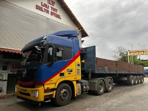 Lori Trailer Interstate Johor